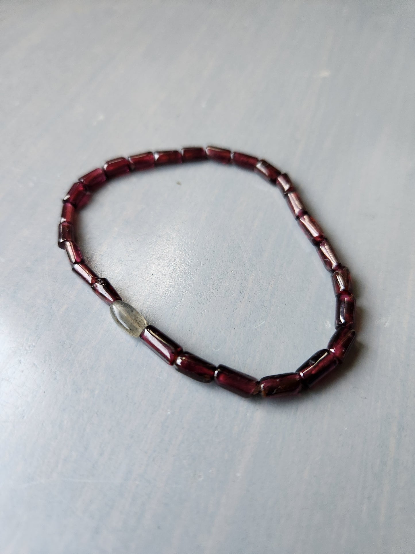 Martine garnet stone bracelet with labradorite