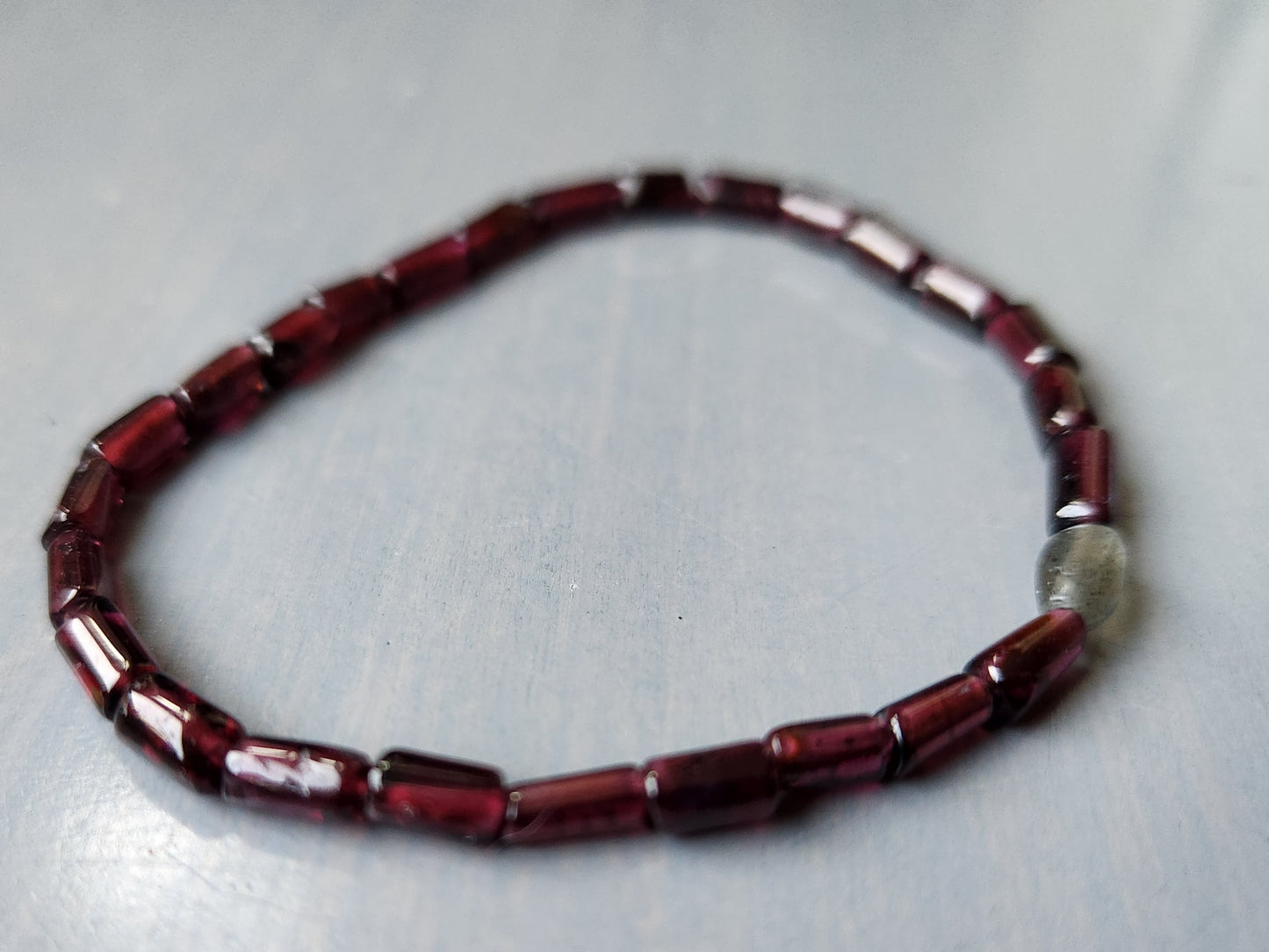 Martine garnet stone bracelet with labradorite