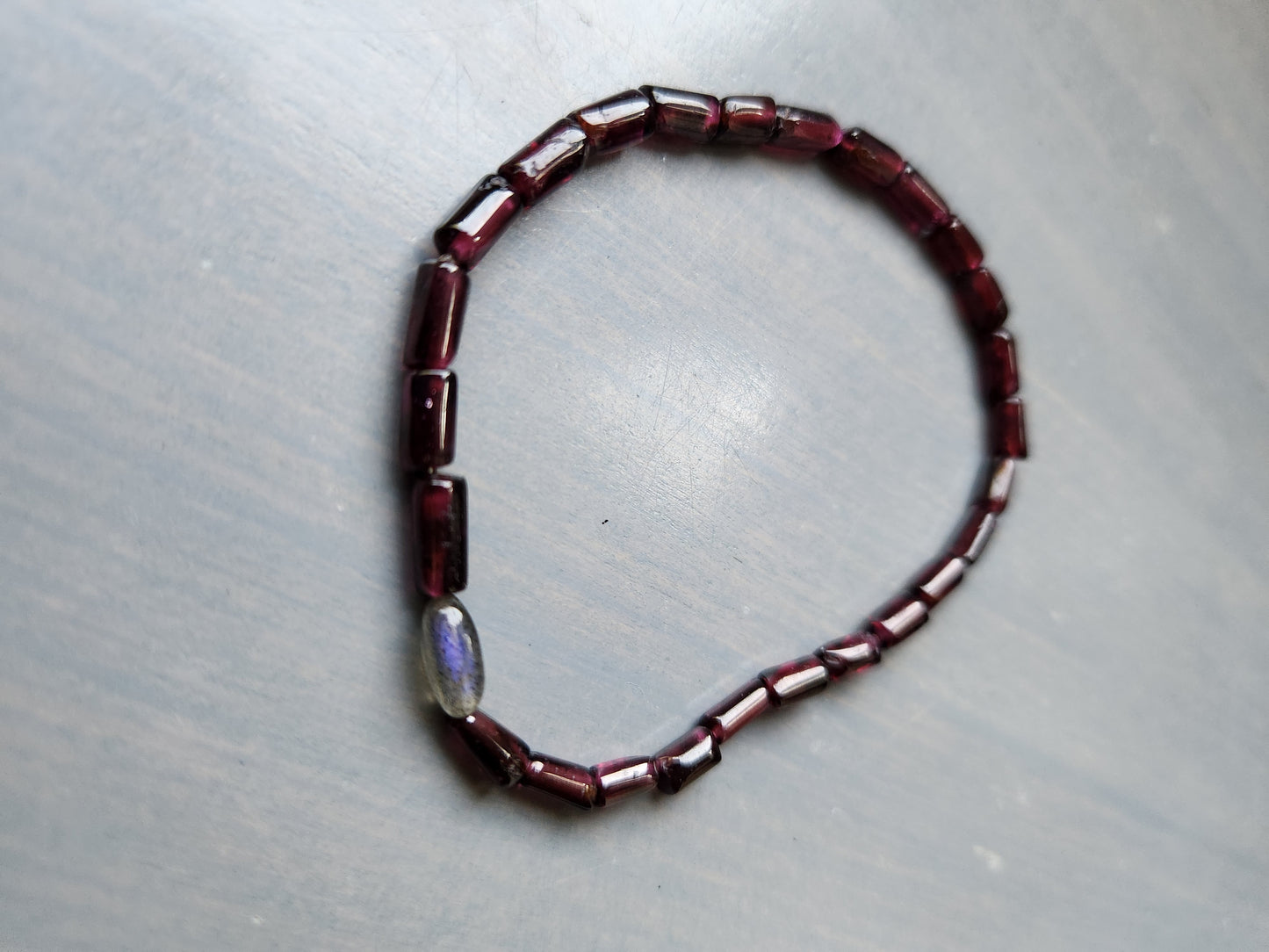 Martine garnet stone bracelet with labradorite