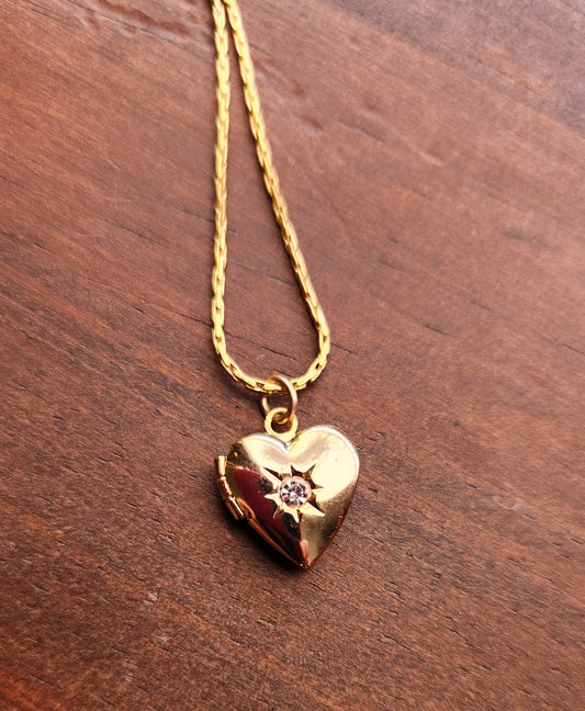 18" Sweetheart locket necklace